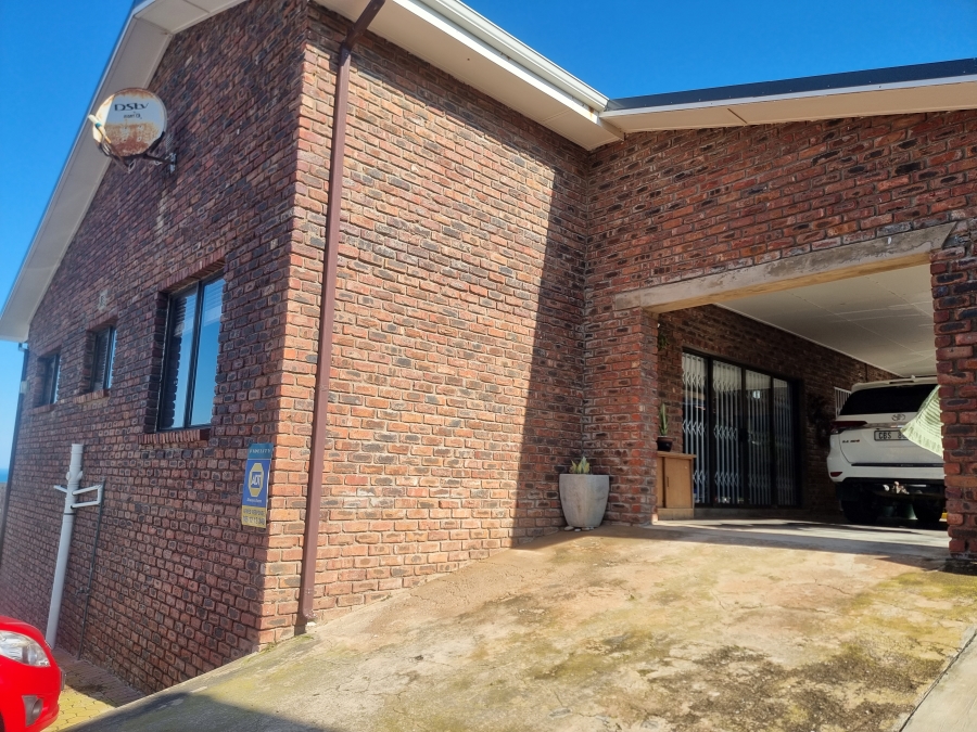 5 Bedroom Property for Sale in Dana Bay Western Cape